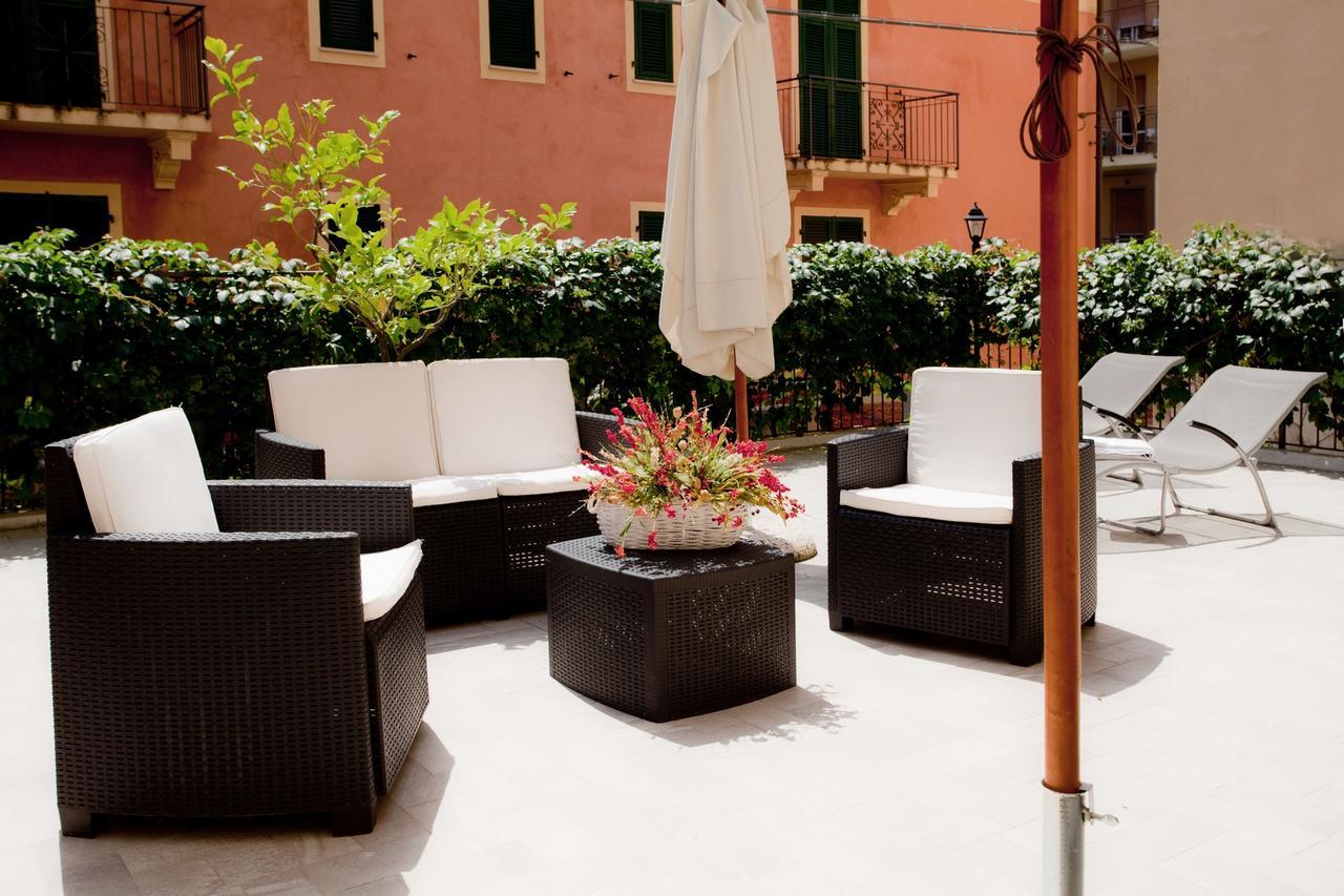 Hotel Lydia Alassio Exterior photo